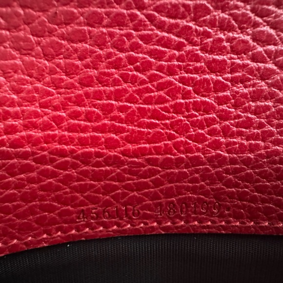 Gucci ❤️AUTHENTIC large red leather wallet like new - Picture 13 of 16